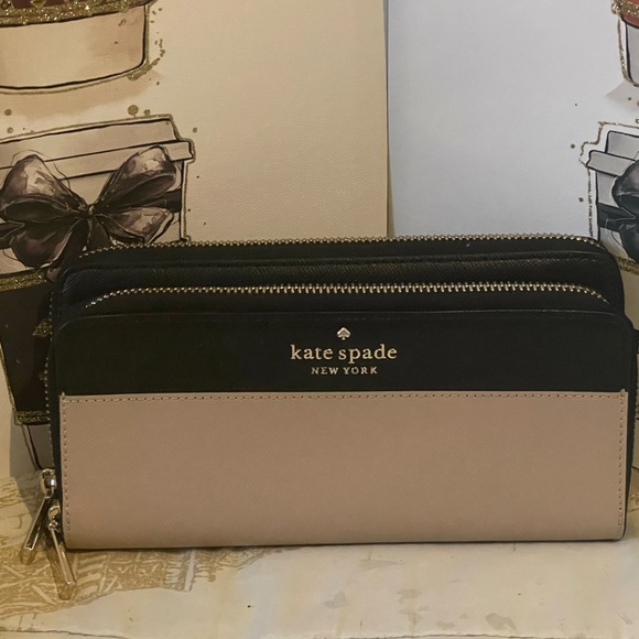 EUC Kate Spade Large Staci Carryall Wallet (missing wristlet strap) - Picture 3 of 8